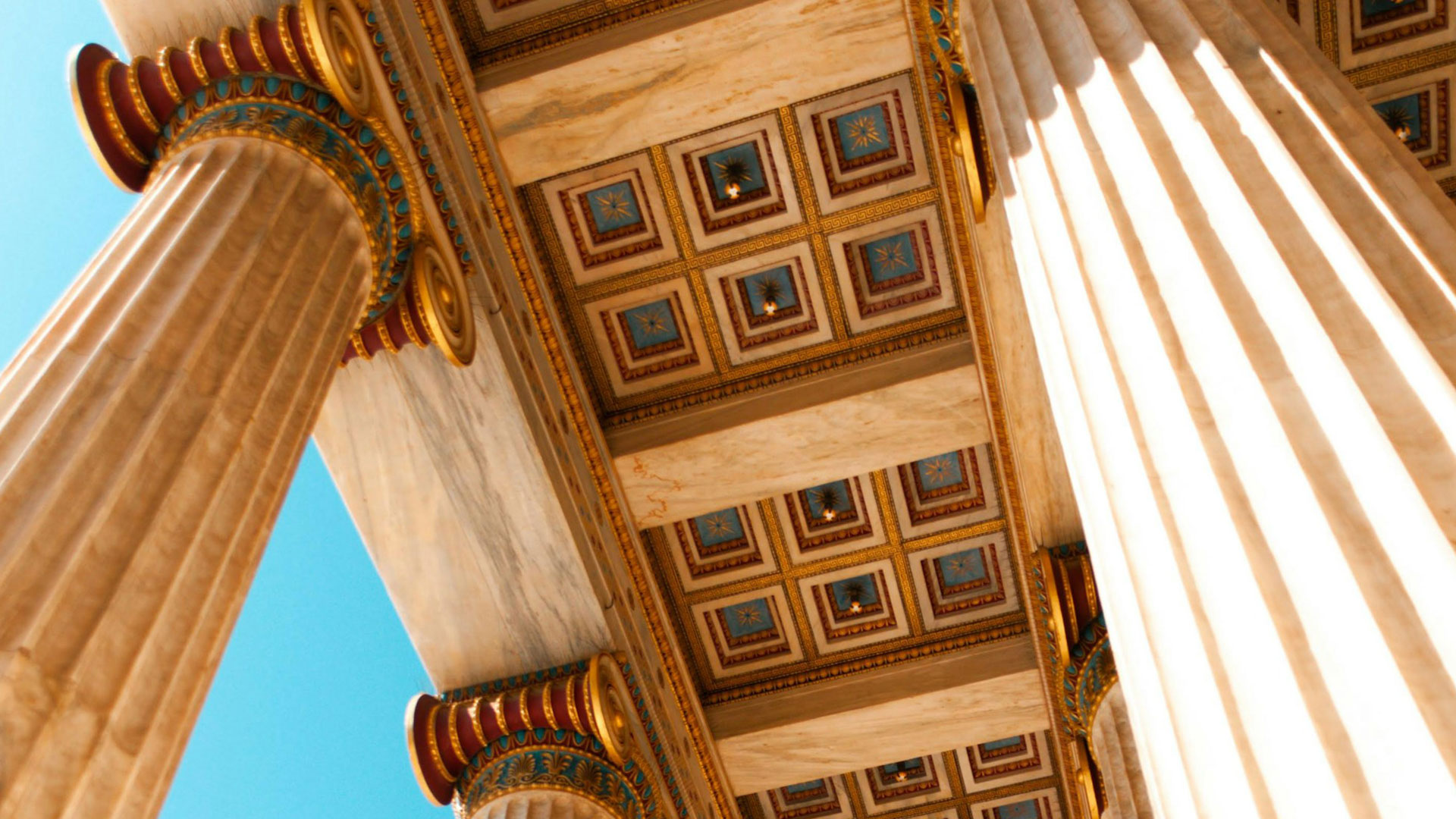 Athens landmark columns representing Lancom Data Center Athens and the city’s digital foundation.